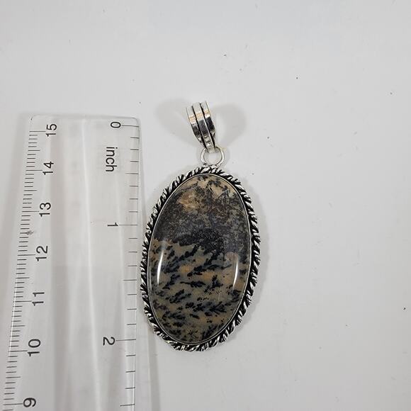 Handmade Silver Pendant with Dendritic Agate Cabochon - Picture 3 of 10